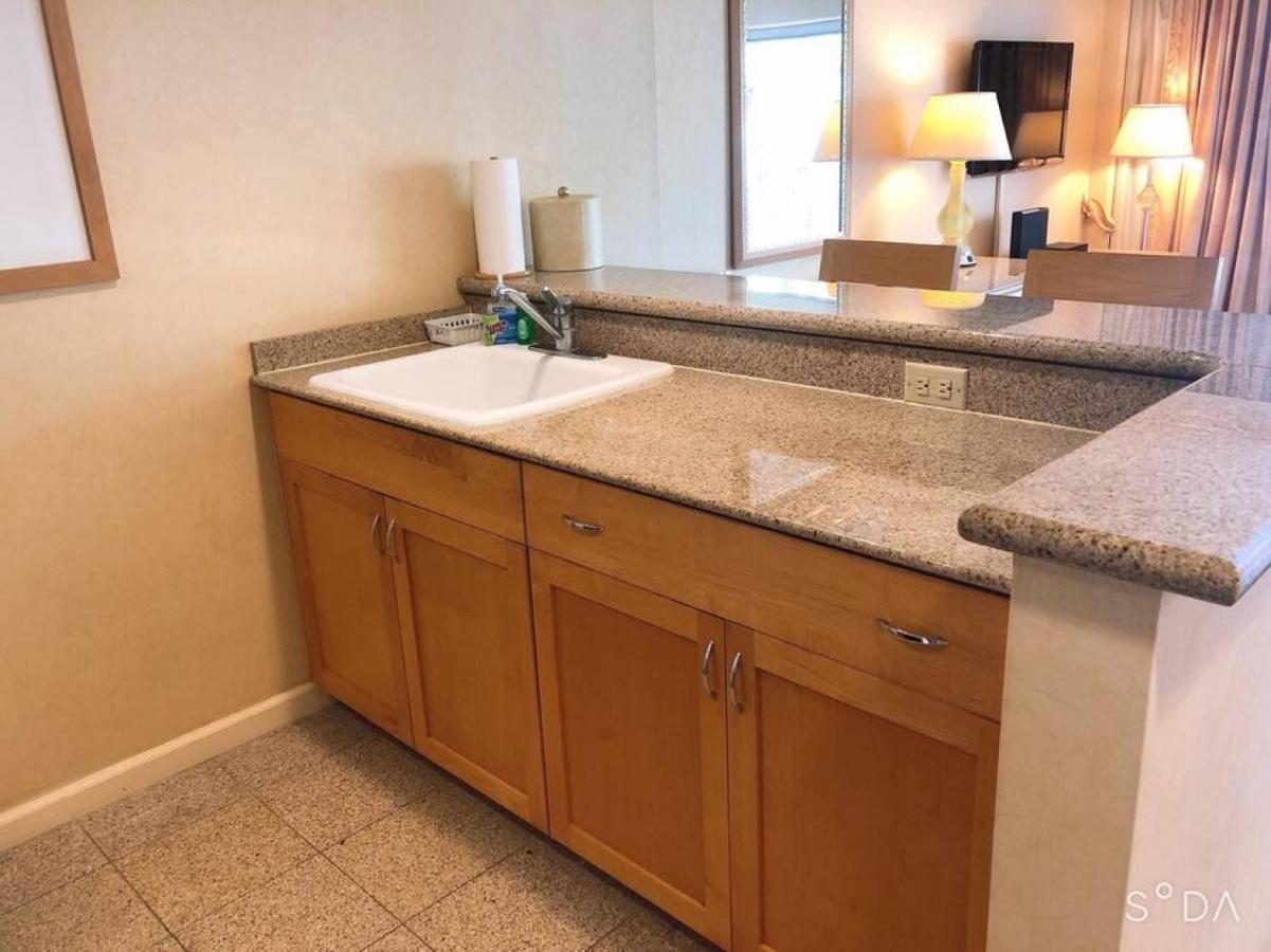 Ilikai Apt 308 - Spacious Studio With Stunning Ocean & Harbor Views Honolulu Luaran gambar
